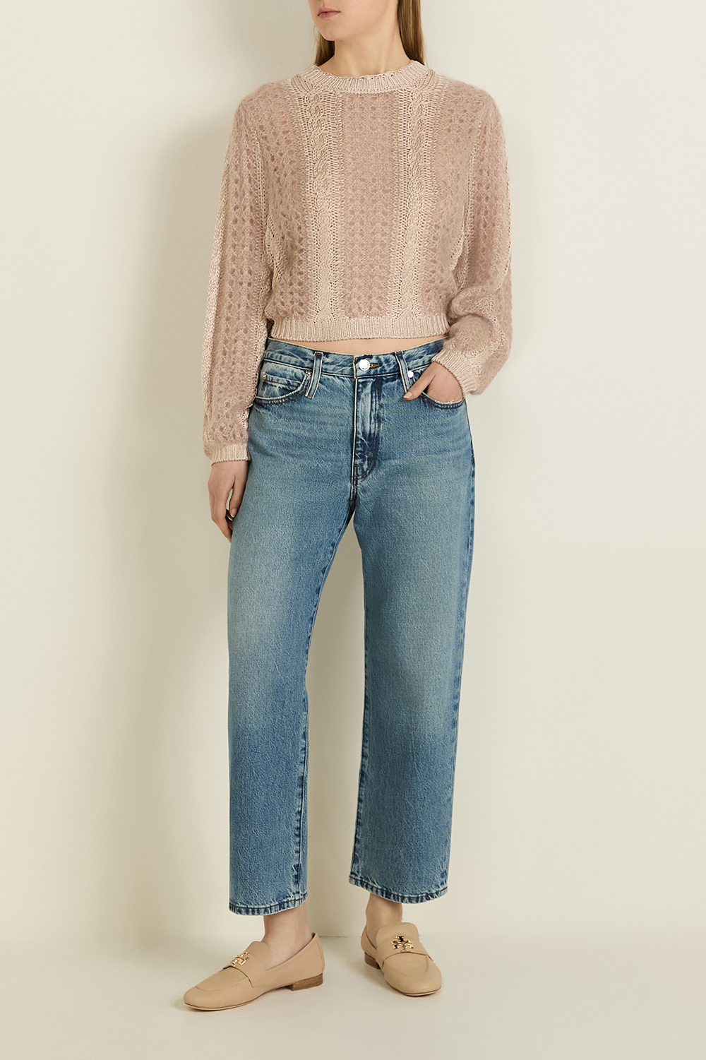 מכנסי ג'ינס בגזרת קרופ ישרה